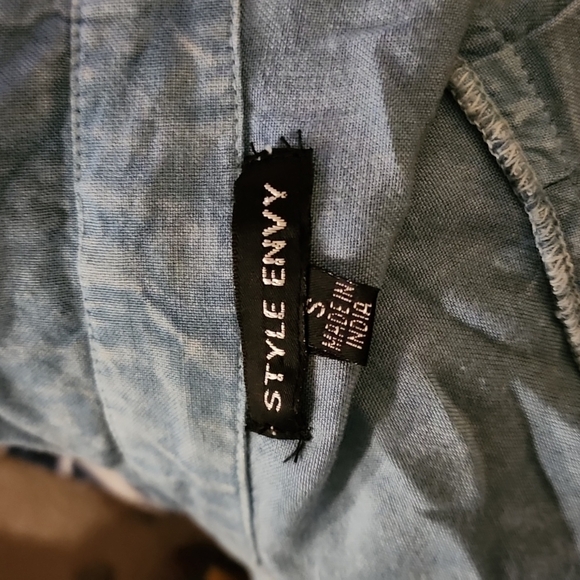 Style Envy Button Up Twist Hem Long Sleeve Blouse Small Light Blue - Picture 2 of 5